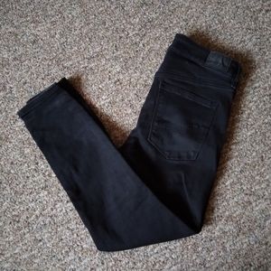 High-waisted Black Jeans